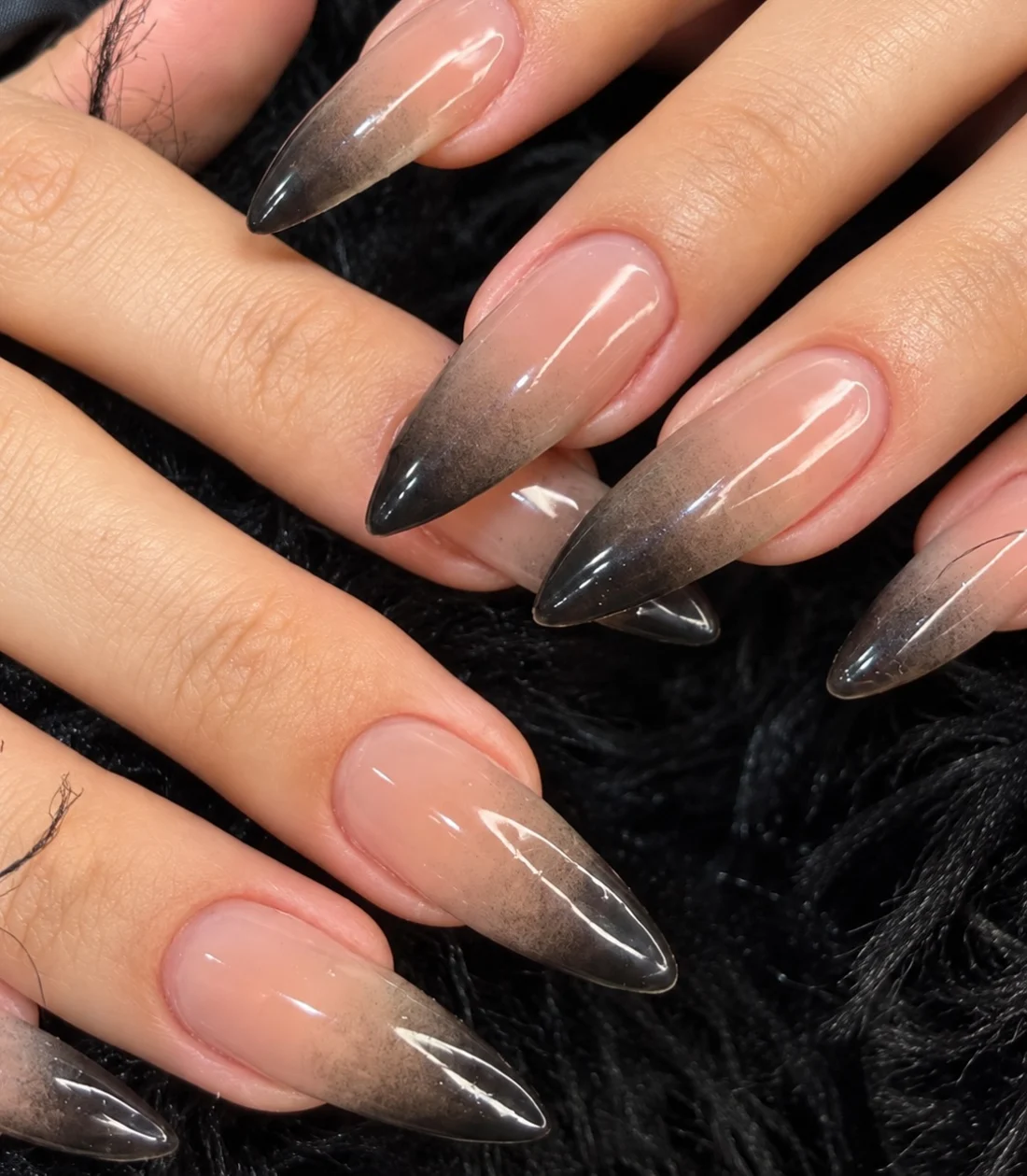 Alis Care Studio siyah ombre uygulaması